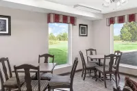 Super 8 by Wyndham Whiteville Hotels in Hardeman County