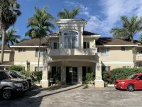 Family Comfort in Jamaica - Enjoy 7 Miles of White Sand Beach! Villa by RedAwning Hotel a 