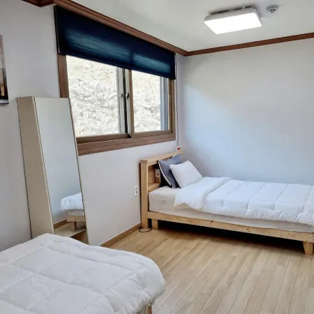 Hwasun Shim & View Pension