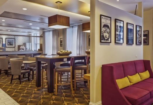 햄프턴 인 마제스틱 객실