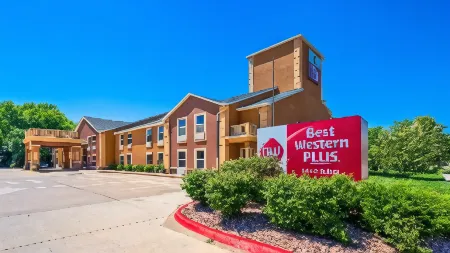 Best Western Plus Midwest Inn  Suites Отели в г. Смолан