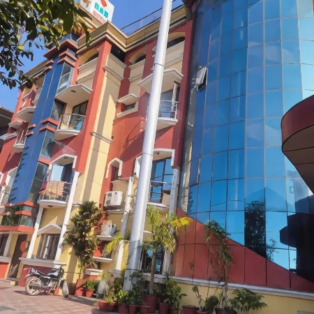 Hotel Laxmi Palace Near Isbt Dehradun