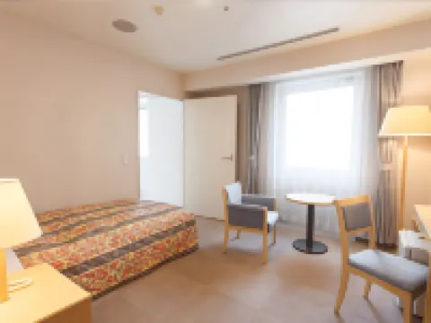 โอซาก้า อคาเดเมีย โรงแรมใกล้Nanko higashi Railway Station