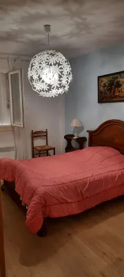 Petite Appartement Avec Jardinet qui Domine le Village de Saint Cyprien