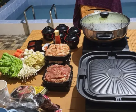 Edelweiss Glamping Bogor Отели в г. Pamijahan