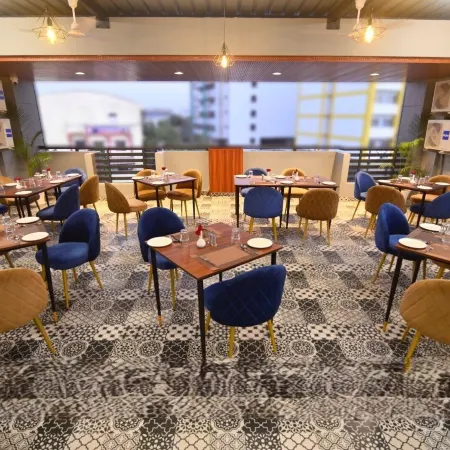 Carry Inn Hotel Indore