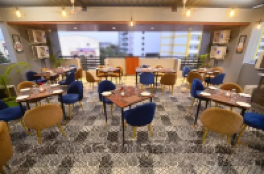 Carry Inn Hotel Indore