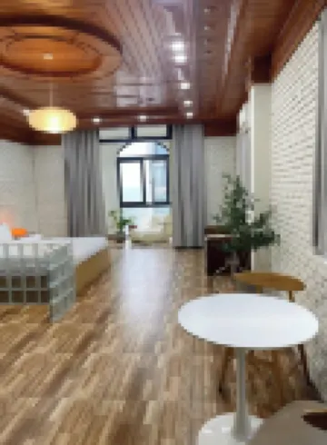 อาเนีย บีชไซด์ โฮเทล ดานัง