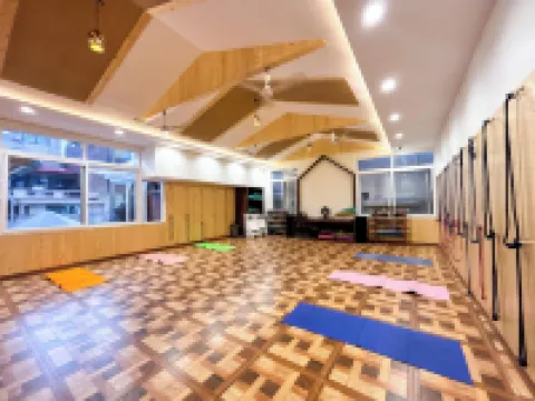 โรงแรม กรีนวิว - ด้านหลัง ปรามาร์ธ นิเกตัน