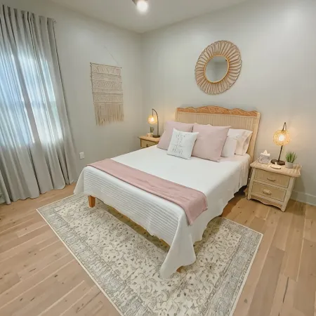 Dreamy Getaway 2br|2ba, Relaxing Backyard w/ Mural