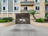 Beverly Hills Vibe 1 BR Apt + Parking, Pool Access Hotels near Bel Air