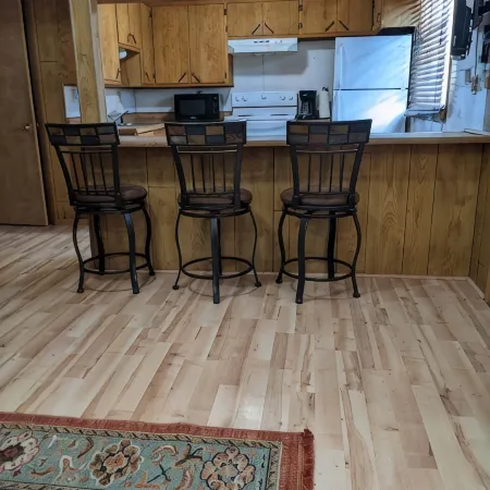Cozy rural cottage less than 10 minutes from Regional West Medical Center