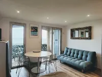 Panoramic Ocean View, Beach 300 Meters Away, Pool, Renovated Air-Conditioned Studio, les Issambres - Apartments