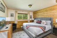 River's Edge, Gateway to the Olympic National Park - Boutique