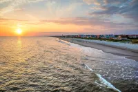 The Golden Gulls -Roomy 3Br/2BA, Near Shops, Food, & Beach-Golfcart Rental - 4성급