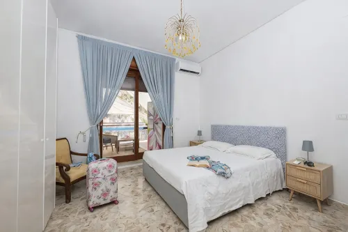 Skyview Paradise House is a panoramic penthouse with breathtaking views in Amalfi