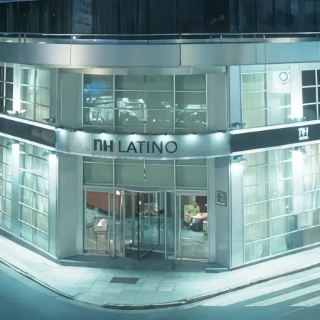 NH Buenos Aires Latino Отели рядом с достопримечательностью «Станция метро Florida»