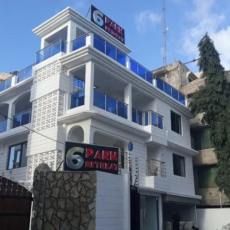 6 Park Retreat