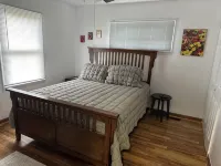 Charming 2-bedroom house in brilliant Indianapolis with AC, WiFi - Bungalows