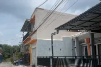 Hotel O Njy House SyariahNearBandara Sultan Syarif Kasim II Hotels in Sidomulyo Timur