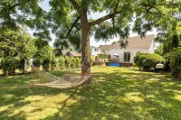New Construction Greenport Pool House - 3 Blocks from Town