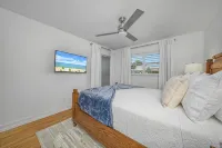 Downtown Naples Retreat - Walk to 5th Ave & Beach - Condos