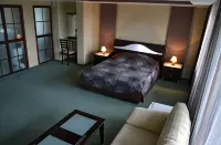 Zul Hotel
