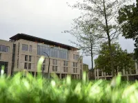 Elm Grove (University of Roehampton), London Hotels near Mortlake