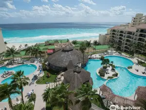 Emporio Cancun Optional All Inclusive โรงแรม Emporio Cancun ทางเลือกให้บริการครบวงจร