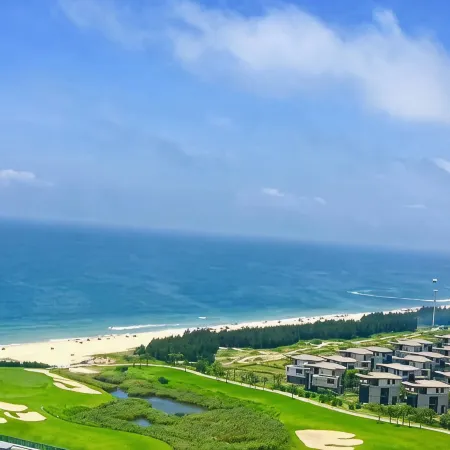 Yuewan Holiday Apartment (Yangjiang Hailing Island Poly Shili Yintan)