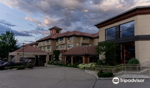 Hotel Kelowna & Conference Centre