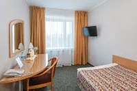 Mayak Hotel Korpus Om - موقف سيارات