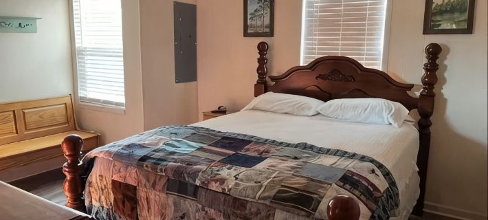 Gilligan’s Waterfront Retreat –With Dock-Peaceful-Fish, Grill & Relax Hotels in Sabine Parish