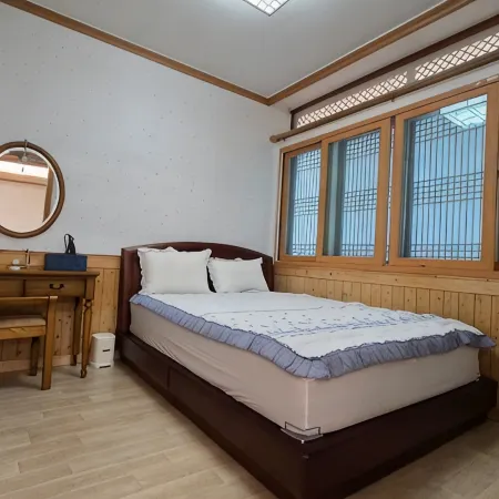 Hanok Yeonggot House Muan