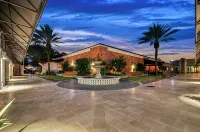 Luxury Oasis Retreat W/Pool, Jacuzzi, Pickleball, Pool Table, Games - Private Pools