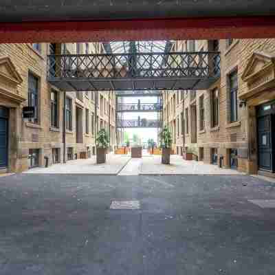 Contractors and Family-Friendly Apartment| Fast Wi-Fi and Free Parking Others