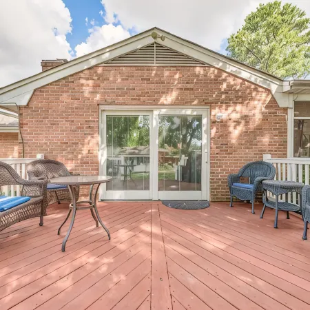 Fabulous 5 Bedroom 3 Bathroom Holiday House Near Beaches. WE SANITIZE!