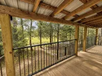 Charming Cabin. Located between New River Gorge and Summersville Lake