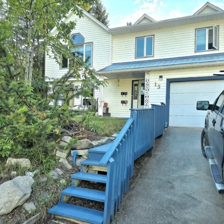 Stylish Ground-Floor Getaway in Granger – Modern Comfort & Central Location