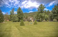 Bear Lodge Cabin Cozy Mountain Retreat, Banner Elk - Hytter