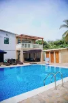 Spacious 5-bedroom house with capacity of 20+ people in Playa Metalio Sonsonate - Pools