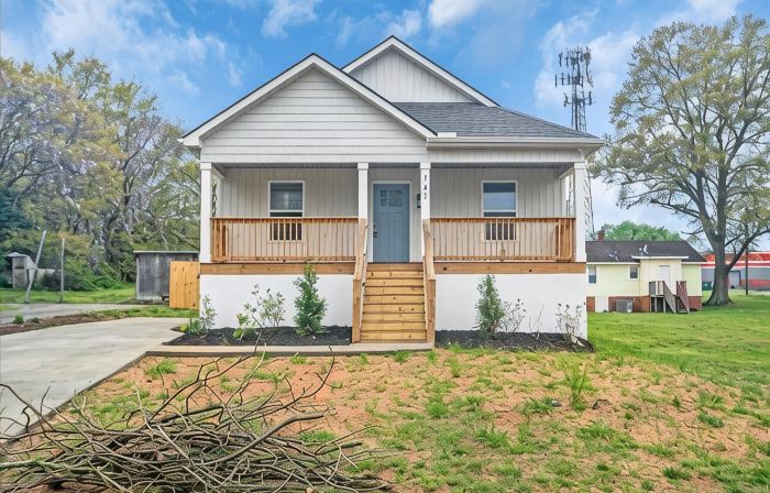 Greer Urban Retreat 3-bedroom house near DT Greer!
