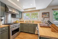 Stylish 2BR/2BA Retreat – Pet-Friendly, Patio, Workspace. Wifi. - 4-Star