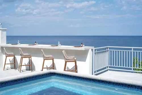 Exclusive French Polynesian Inspired Ocean View Villa - Huvilat