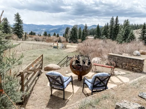 Barrel Sauna! Clean Cabin with Private Creek Access,  Wi-Fi, and Pet Friendly! - Hytter