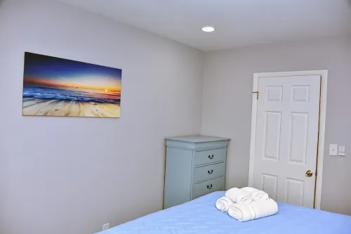 NEW BEACH LISTING -Walk To Beach, BBQ Grill, Scuba, Beach Chairs - Beach