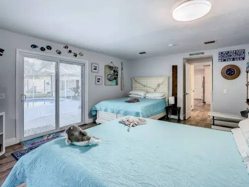 Waterfront Oasis w/ Heated Pool & Tiki Bar-Kayaks-Close to Springs - Balkoner