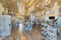 Welcome to “The Love Shack” – Your Perfect Charming Getaway! - Alppimaja