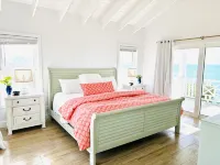 ShuggaBreeze on Great Guana Cay. Expansive home with Private Pier and Beach. - Wifi
