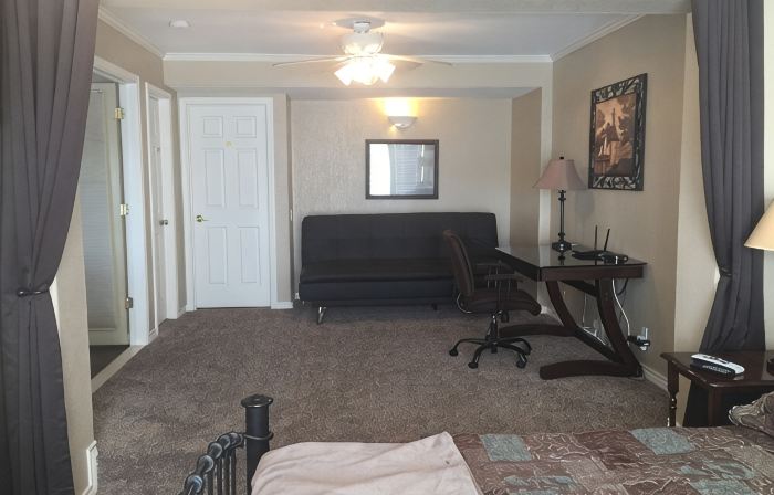Lake Travis Waterfront - Outstanding Views, Boat Dock/Deep Water, Walk to Pool